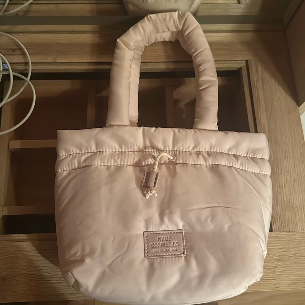 Kylie mini puffer bag